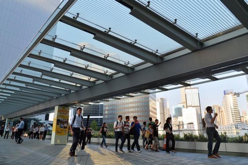 邱騰華：須注意經濟下行風險