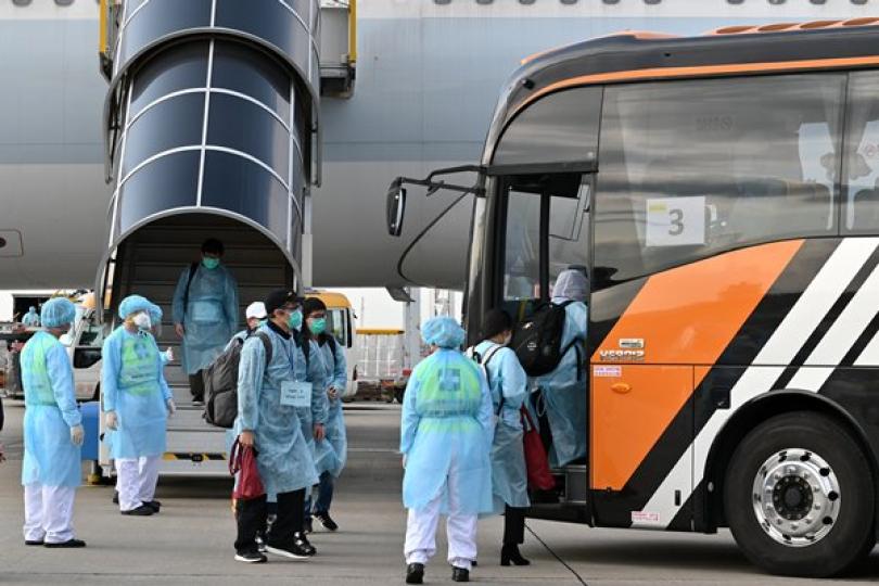 兩日共469滯鄂港人順利抵港